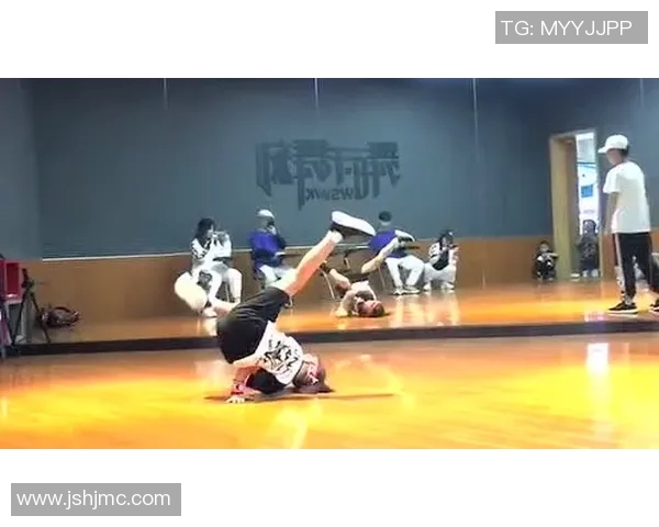 上海街舞队与杭州街舞队实力对比赛后分析与精彩瞬间回顾 上海街舞队与杭州街舞队实力对比赛后分析与精彩瞬间回顾