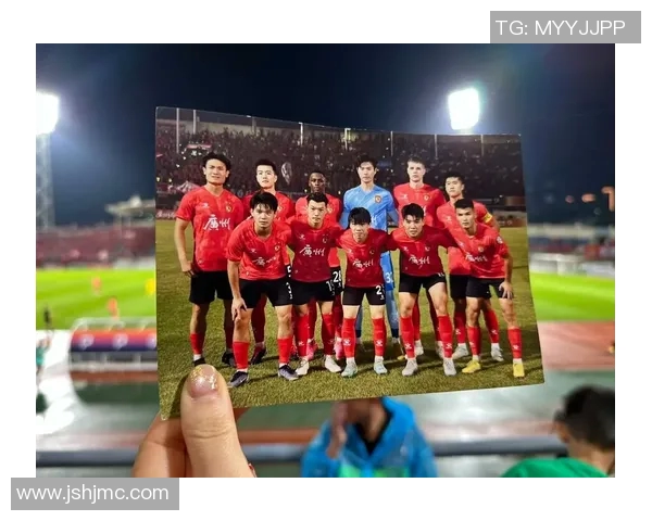 赛后分析：深圳足球队与广州足球队的表现与状态全面对比