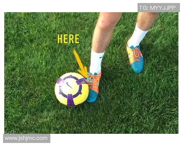 足球明星如何运用外脚背技巧精准传球与射门的精彩瞬间解析 足球明星如何运用外脚背技巧精准传球与射门的精彩瞬间解析